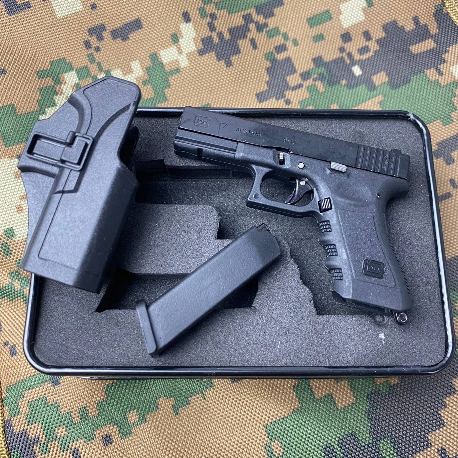 Blade City MicroGunz™️ High Quality Metal Mini Gun Glock Keychain 7 Blade City MicroGunz™️ High Quality Metal Mini Gun Glock Keychain